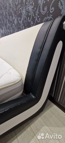 Кровать двухспальная 180*200 с матрасом Орматек