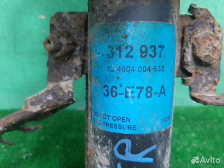 Стойка амортизатора передняя правая Ford Mondeo 3