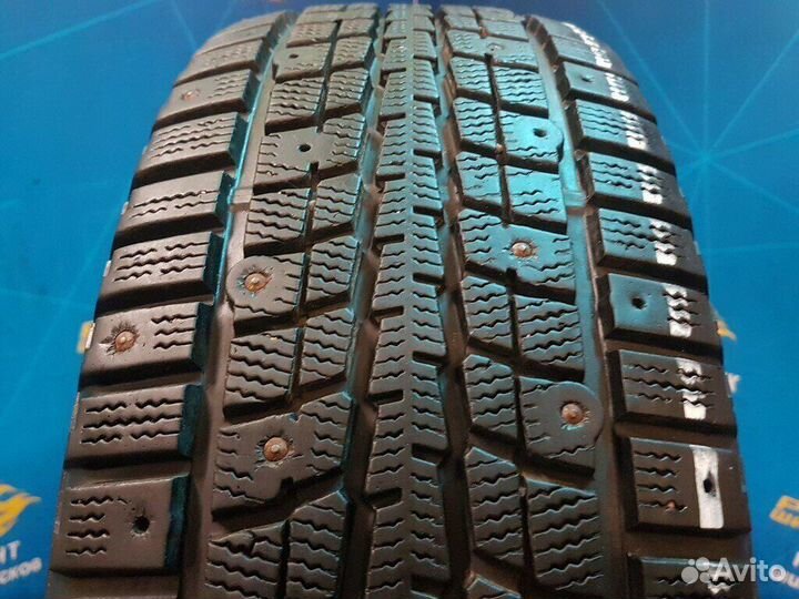 Dunlop SP Winter Ice 01 215/60 R16