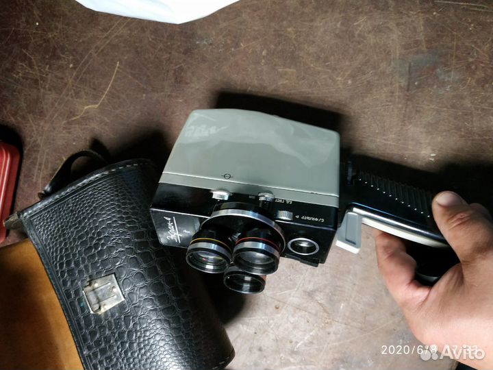 Видеокамера Экран 4