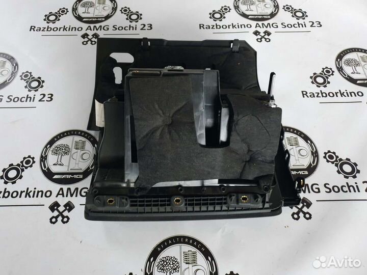 Бардачок (вещевой ящик ) для Audi A3 8V