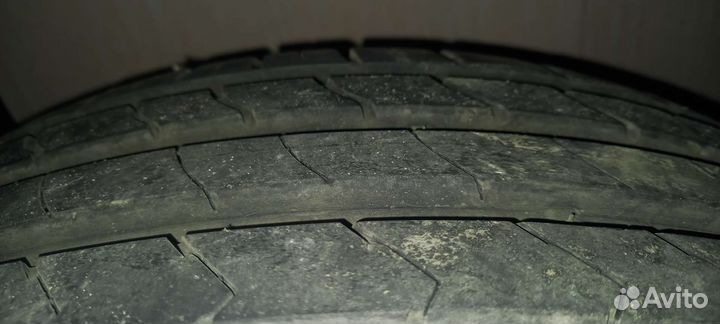 Kumho Ecsta HS51 235/45 R18 98