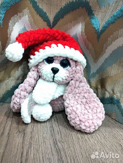 Зайка в колпачке символ года 2023