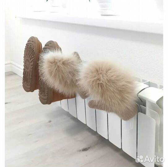 Крючок на батарею сушилка для обуви