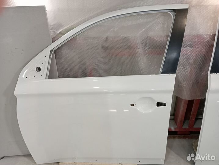 Дверь на Mitsubishi Outlander III