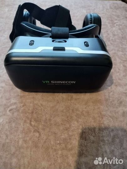 Очки виртуальной реальности для смартфона