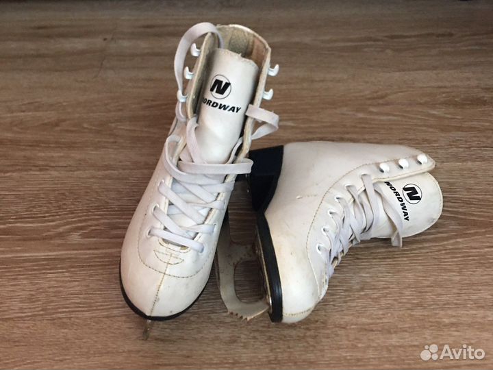 Коньки фигурные для девочки