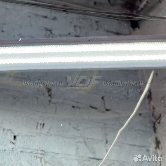 Уцененное стекло для фары Toyota Land Cruiser 200