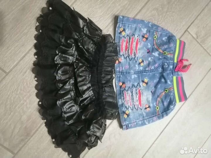 Отдам бесплатно вещи на девочку 4 года