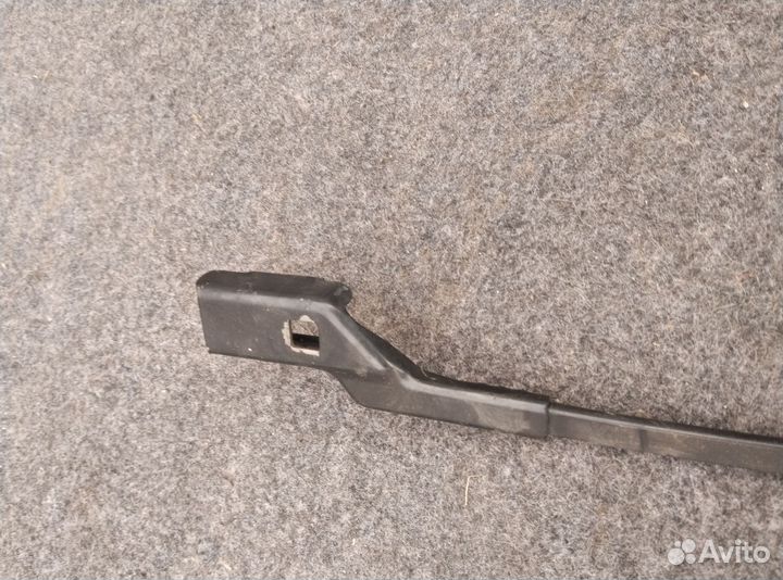 Поводок стеклоочистителя Volkswagen Caddy