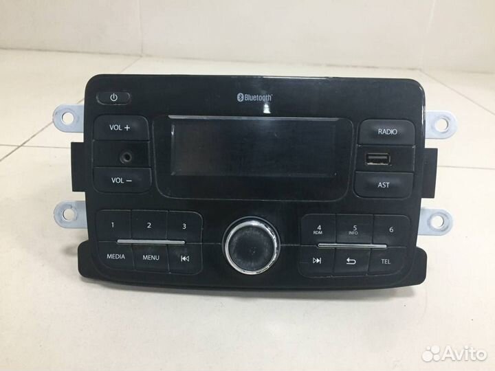 Б/У Магнитола 281153059R renault