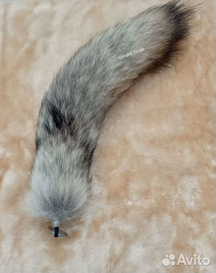 Брелок(хвостик) из меха волка