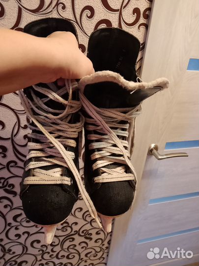 Хоккейный коньки