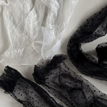 Перчатки в горох