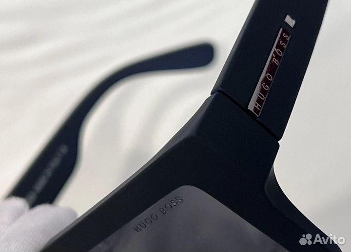 Солнцезащитные очки квадратные Hugo Boss полароид