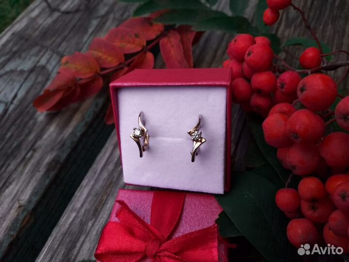 Золотые серьги с бриллиантами