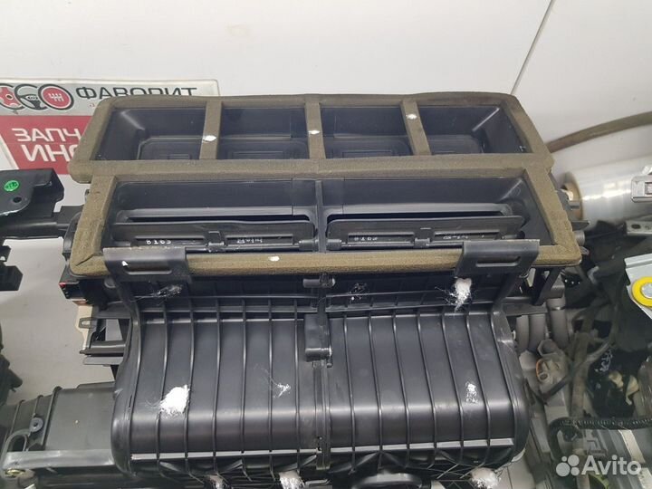 Корпус отопителя (Kia Quoris)