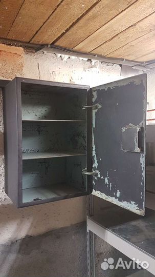 Сейф металлический