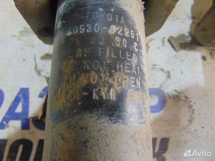 Амортизатор задний для Toyota Corolla 9 2001-2006