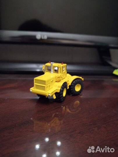 Трактор Кировец к700 1:87 h0, Schuco