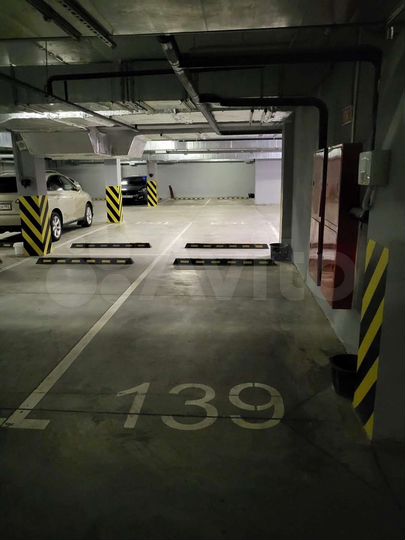 Машиноместо, 14 м²