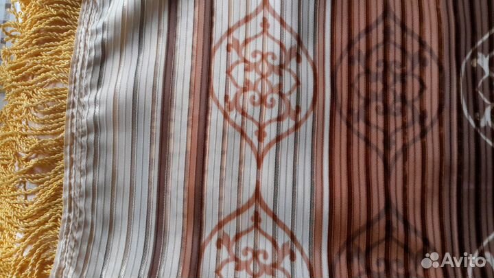 Шторы и скатерть