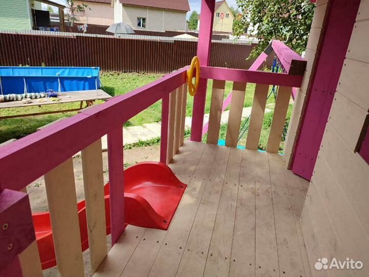 Детские деревянный домик на сваях