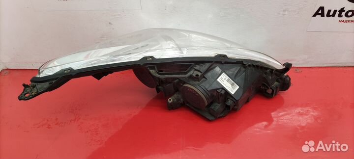 Фара передняя левая Peugeot 3008