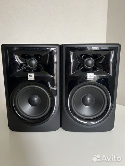 Студийные мониторы JBL 305p mkii