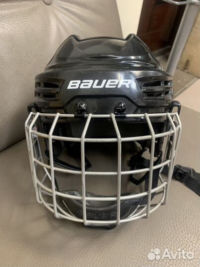 Хоккейный шлем