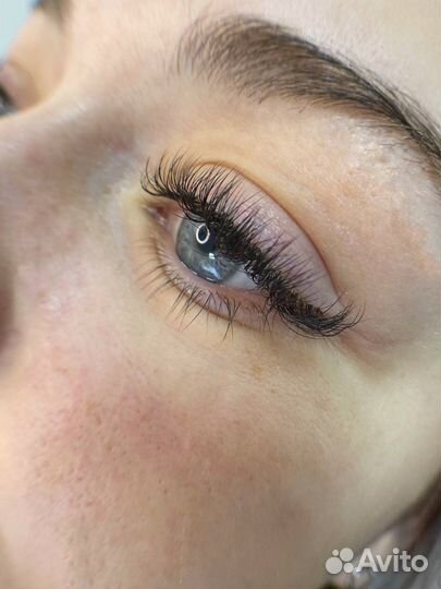Наращивание ресниц, оформление/окрашивание бровей