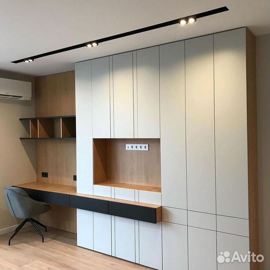 Рабочая зона со шкафом