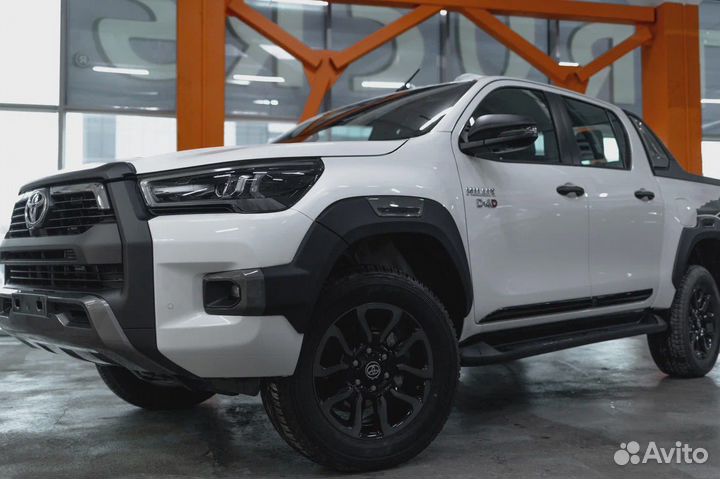 Toyota Hilux 2.8 AT, 2024