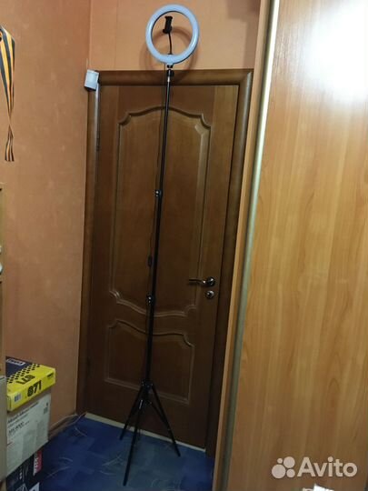 Селфи лампа, Кольцевая лампа 26 см со штативом