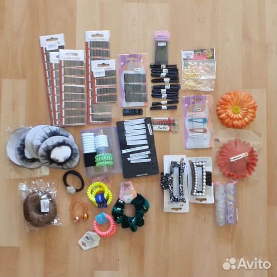 Набор для волос: невидимки, резинки, заколки