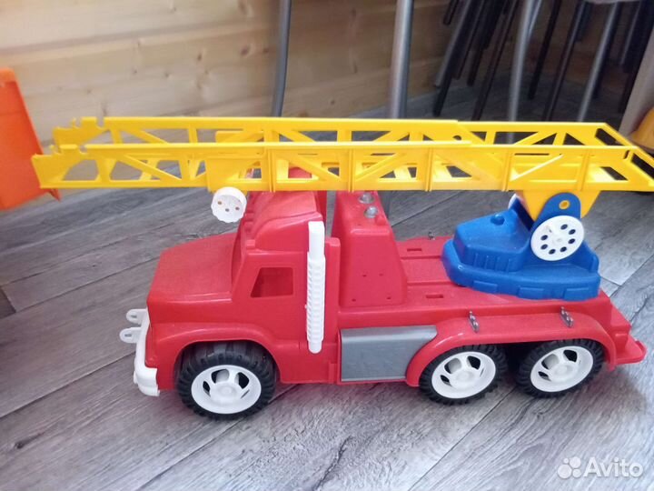 Игрушка грузовик