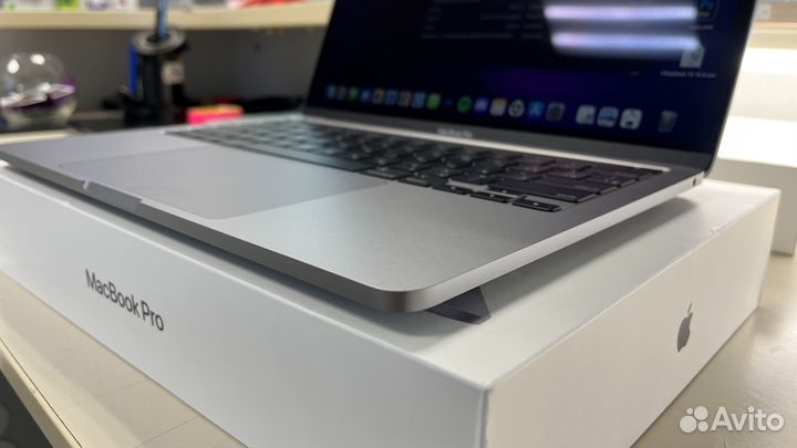 Apple MacBook Pro 13 2020 M1 256gb 47 циклов