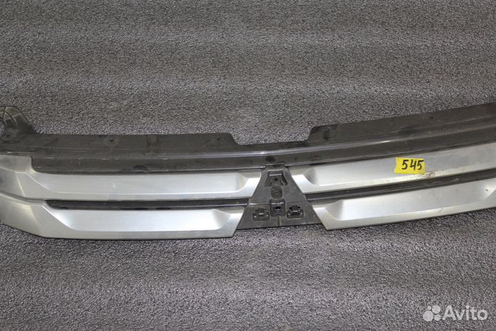 Решетка радиатора mitsubishi outlander (2012)