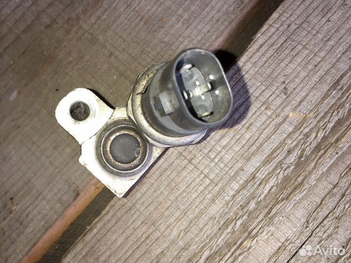 Датчик давления хладагента Киа Сид 2