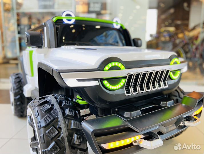 Двухместный электромобиль 4WD