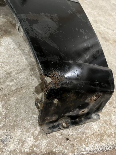 Крыло передне левое