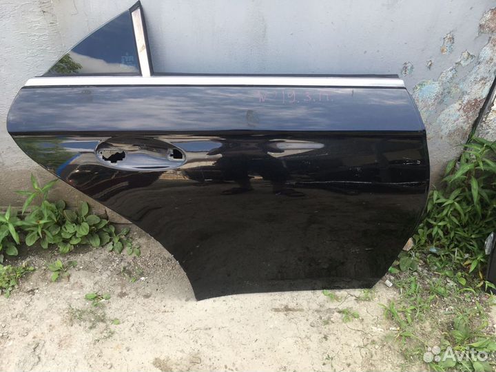 Задняя правая дверь mercedes cls w219