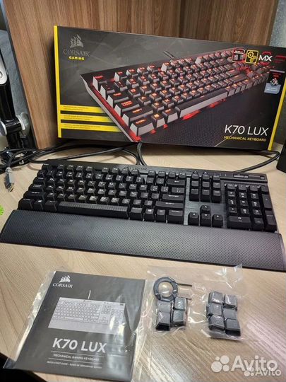 Клавиатура Corsair K70 LUX RGB Cherry MX Red