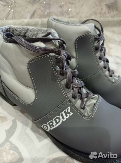 Лыжные ботинки