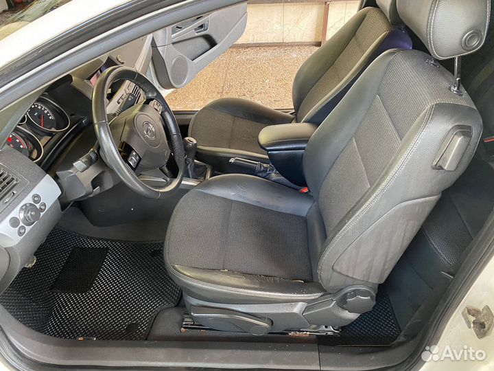 Opel Astra GTC 1.6 МТ, 2006, 298 000 км