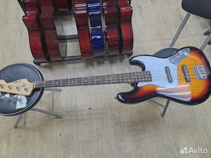 Бас гитара Homage