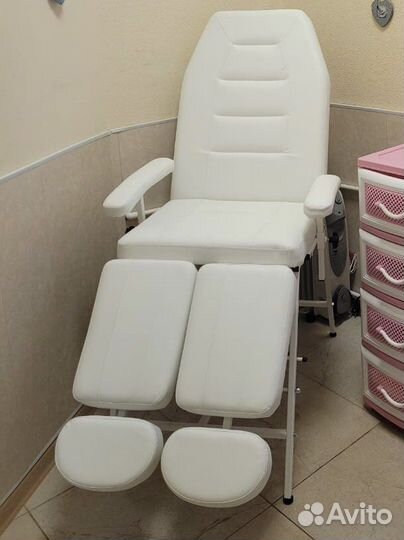 Кресло (кушетка) педикюрное