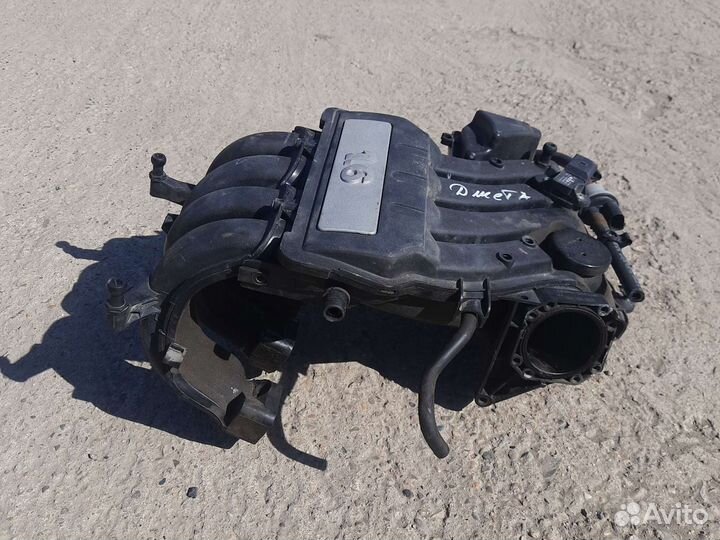 Впускной коллектор Volkswagen Jetta 5 1.6