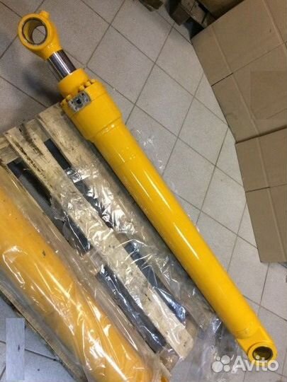 Гидроцилидр ковша Хендай (Hyundai) R250LC-7