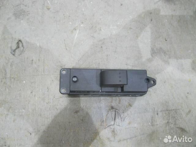 Кнопка стеклоподъемника задней правой двери от Ma